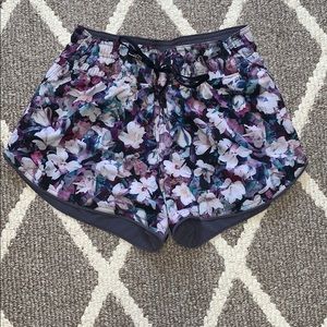 Lululemon choose a side reversible short